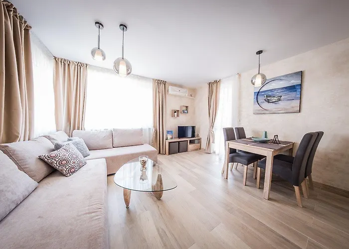 アパート Crown Club