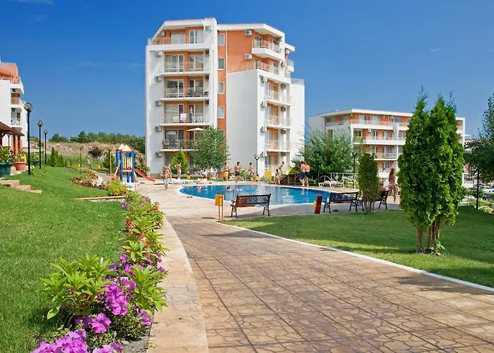 Crown Club アパート *