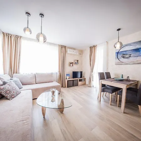 Apartamento Crown Club