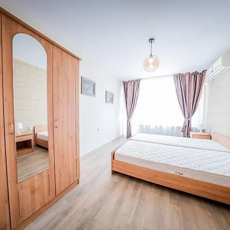 Crown Club Apartamento *