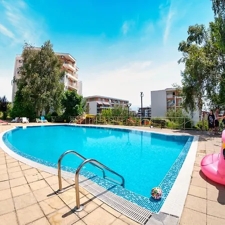 Crown Club Apartman *