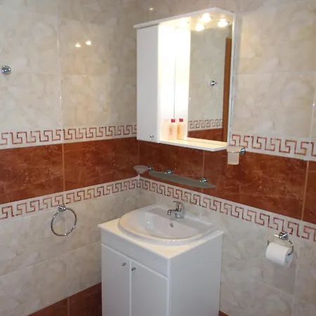 Crown Club Apartment *