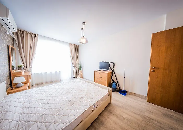 Crown Club Apartment *
